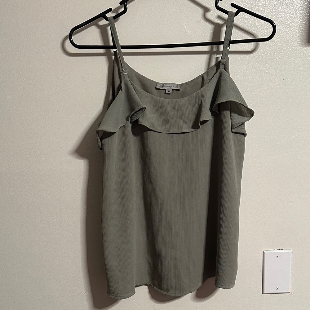Green ruffle tank size M